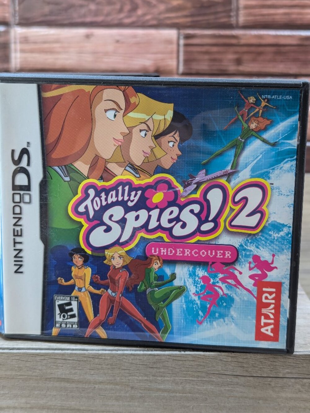 Totally Spies! 2 Undercover (Nintendo DS 2006 Atari) Case Cartridge & Manual